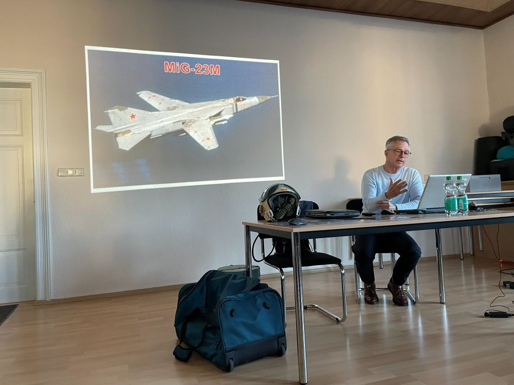 MIG-23 solo